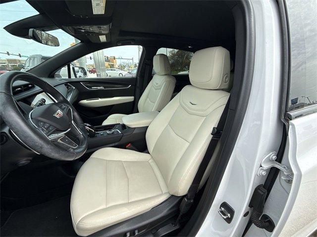 used 2022 Cadillac XT5 car, priced at $38,994