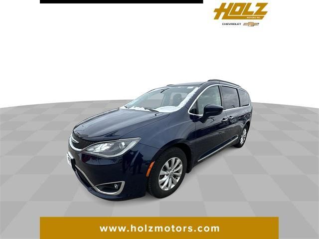 used 2017 Chrysler Pacifica car, priced at $15,988