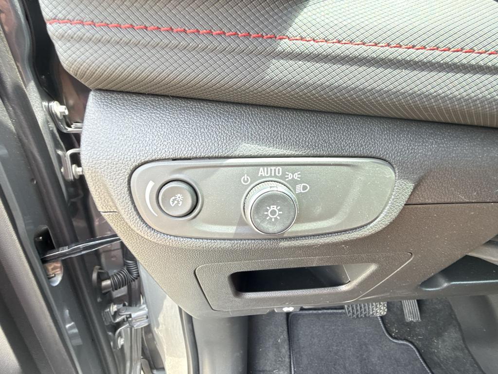 used 2025 Chevrolet TrailBlazer car