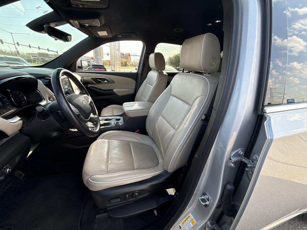 used 2022 Chevrolet Traverse car, priced at $32,512
