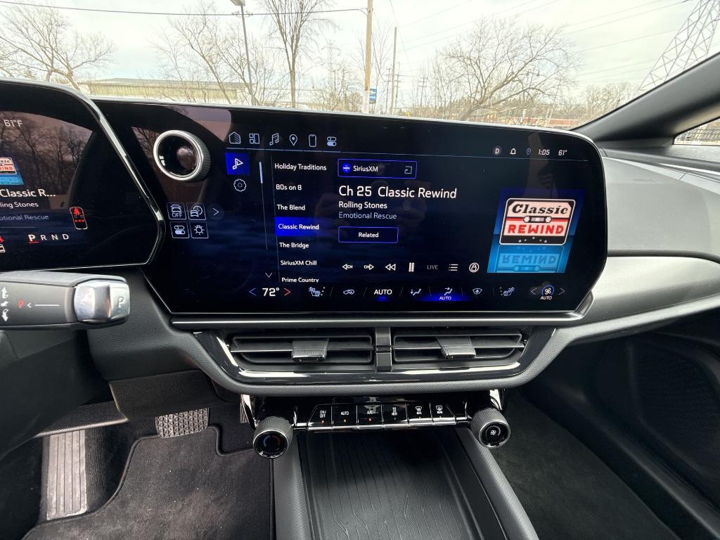 used 2024 Chevrolet Equinox EV car, priced at $35,391