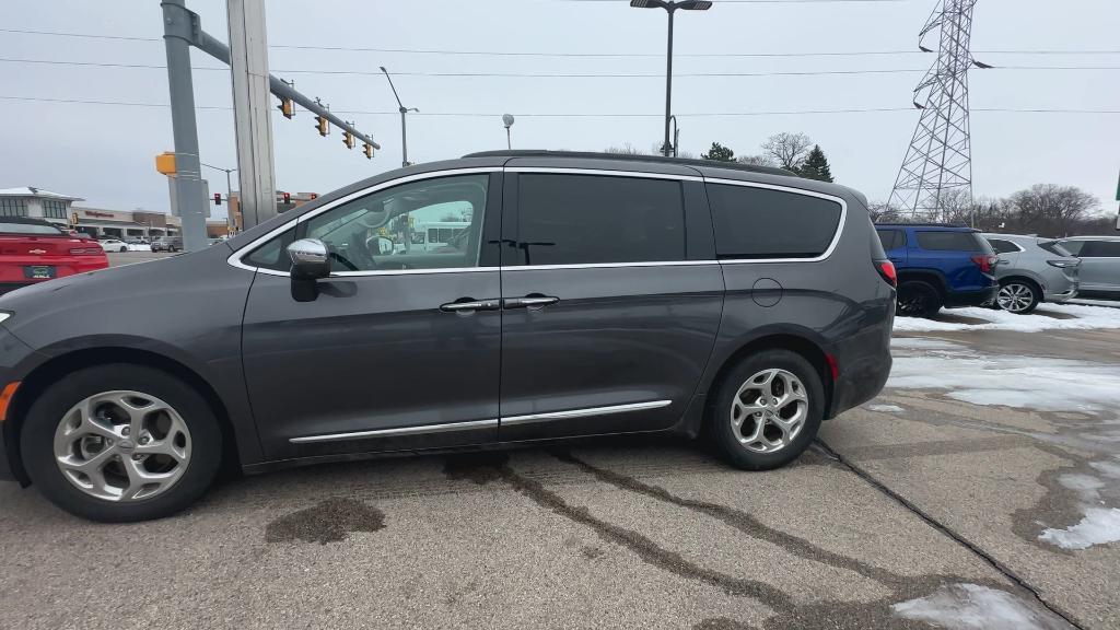 used 2022 Chrysler Pacifica car, priced at $31,306