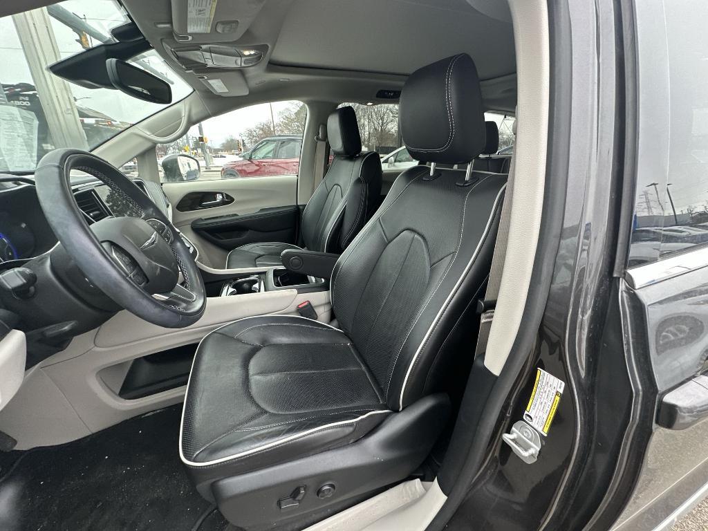 used 2022 Chrysler Pacifica car, priced at $31,306