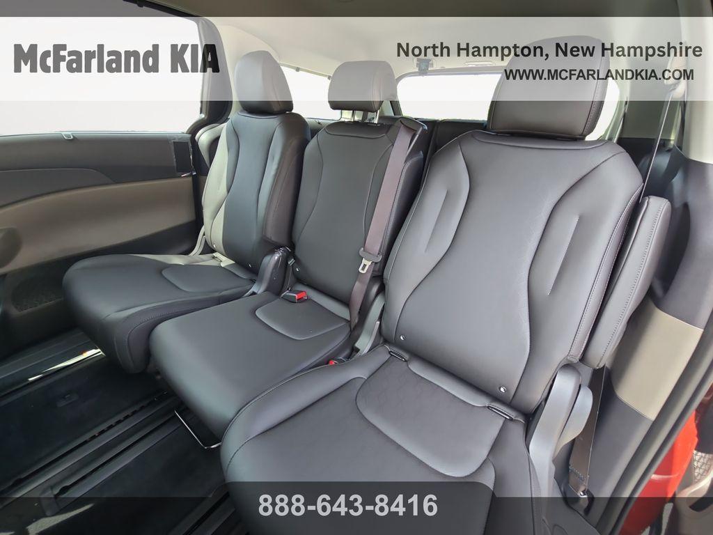 new 2026 Kia Carnival Hybrid car, priced at $41,283
