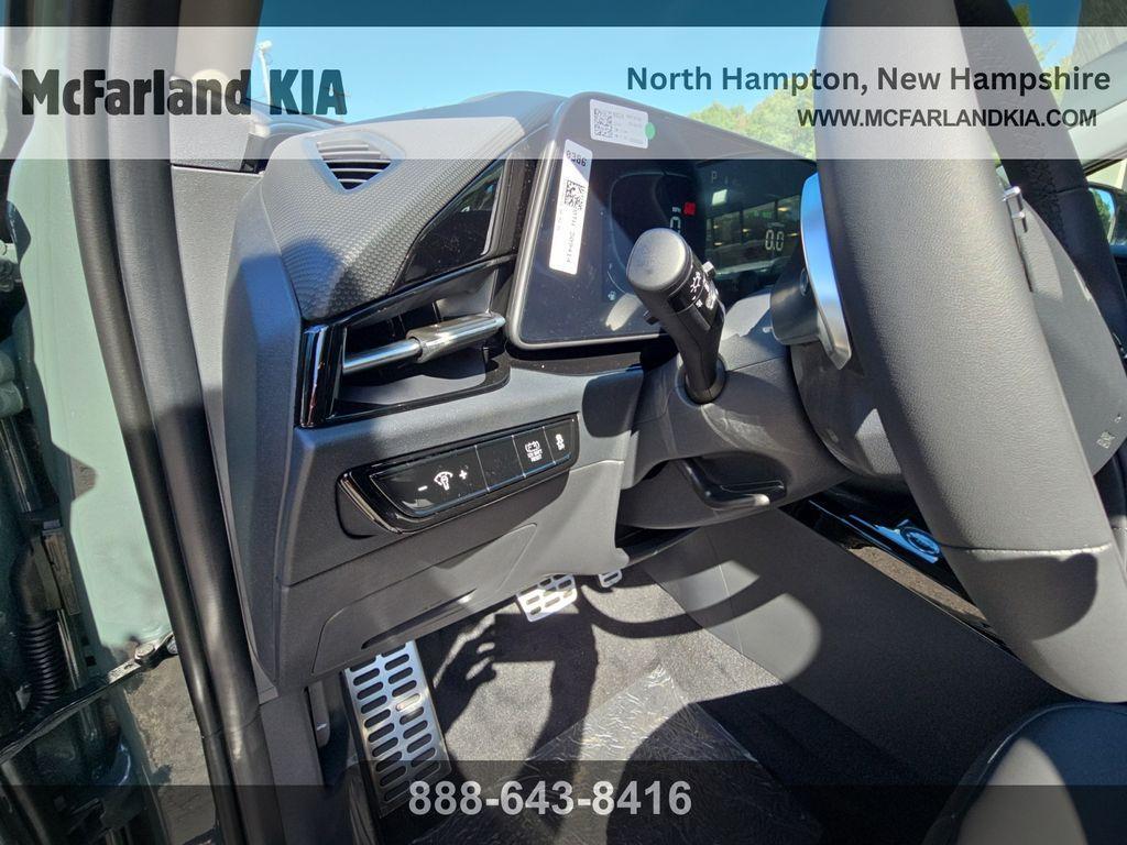 new 2025 Kia Niro car, priced at $28,804