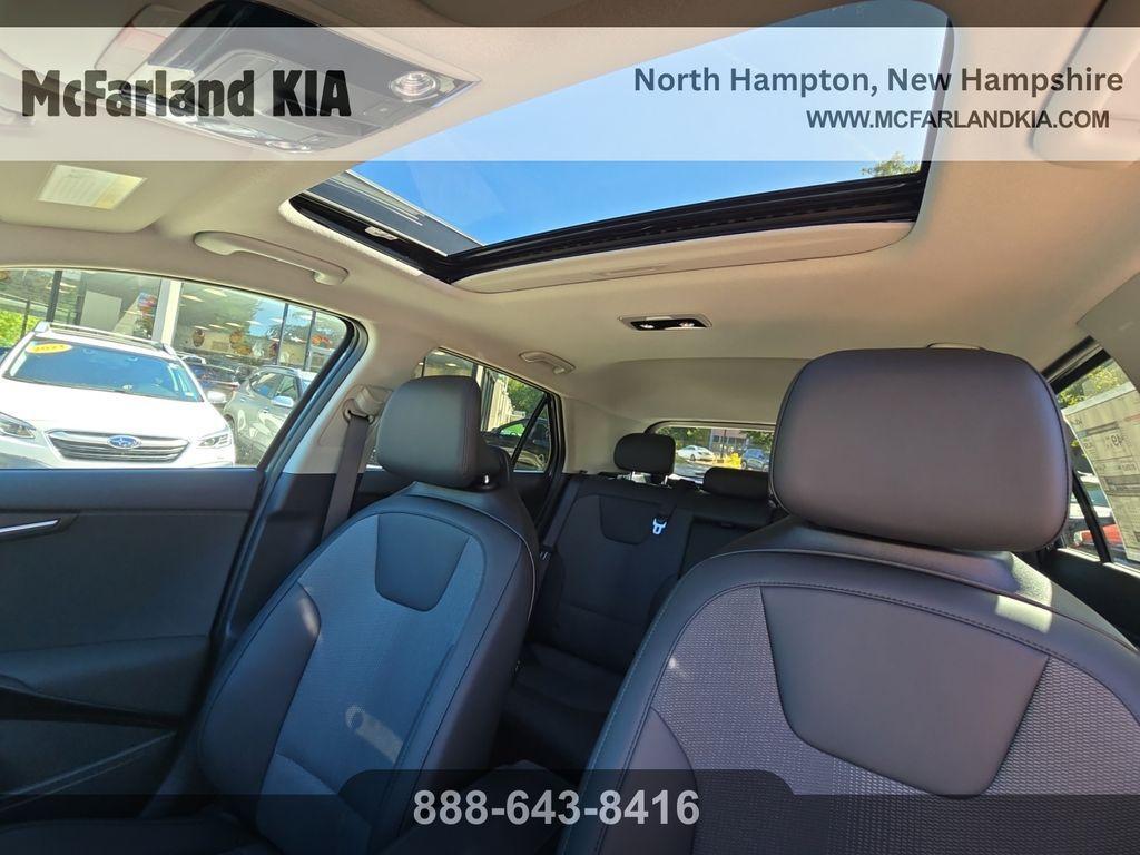 new 2025 Kia Niro car, priced at $28,804