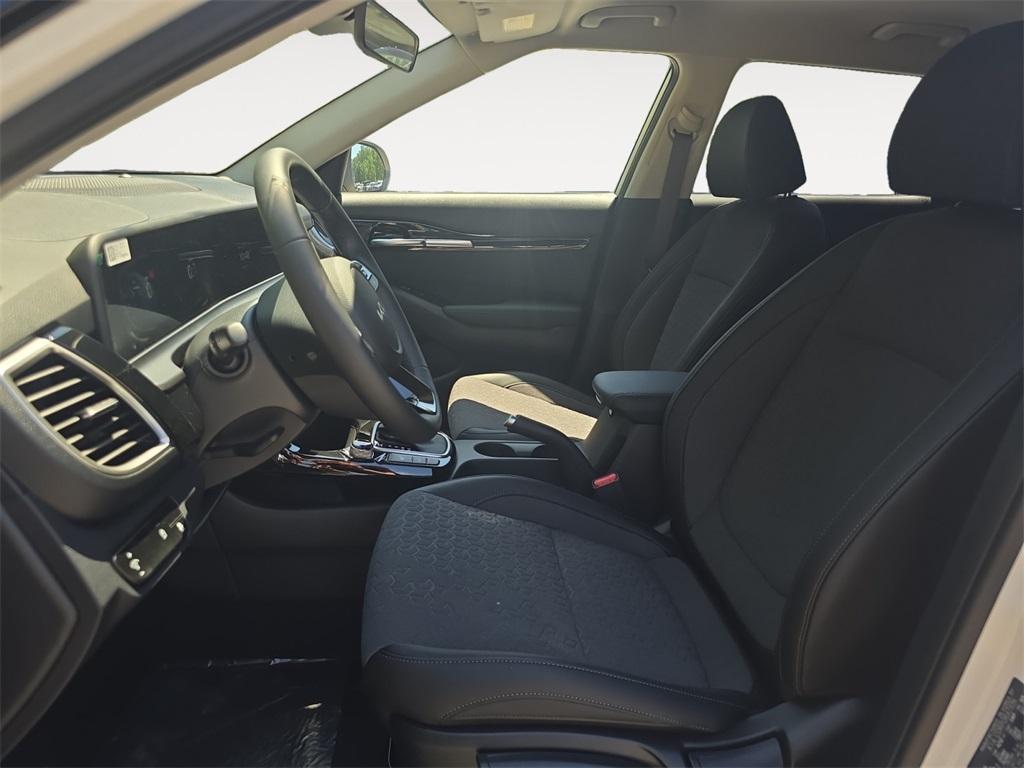 new 2025 Kia Seltos car, priced at $25,237