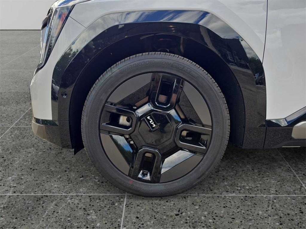 new 2026 Kia EV9 car, priced at $55,895