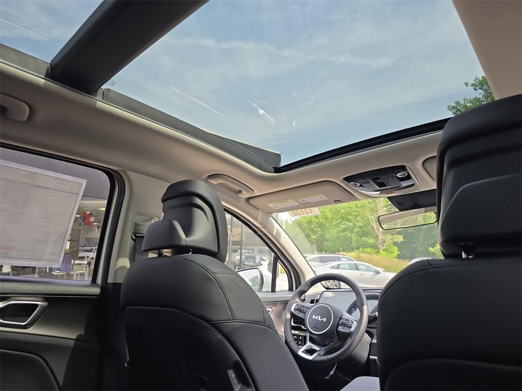 new 2025 Kia Sportage Hybrid car, priced at $30,450