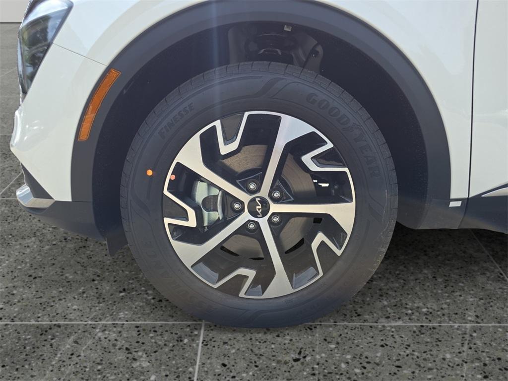 new 2025 Kia Sportage Hybrid car, priced at $30,450