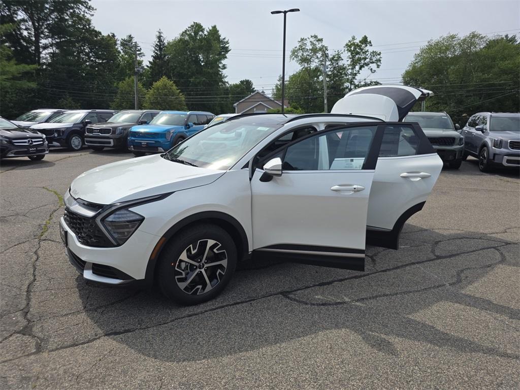new 2025 Kia Sportage Hybrid car, priced at $30,450