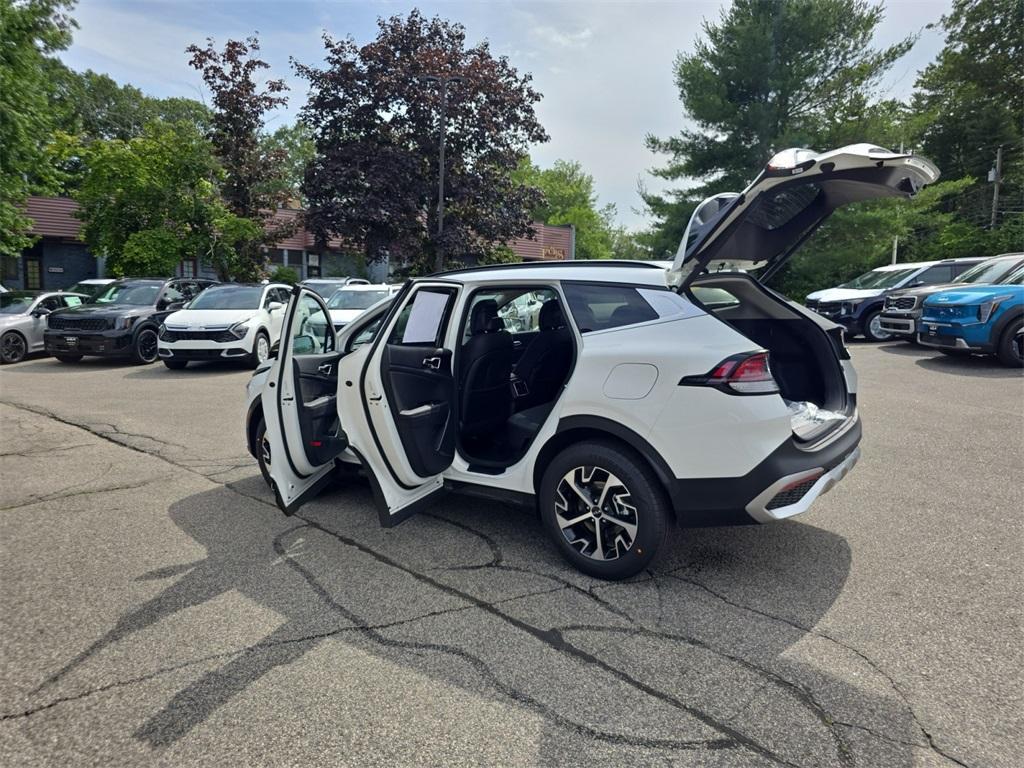 new 2025 Kia Sportage Hybrid car, priced at $30,450