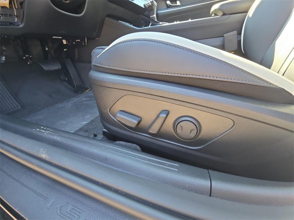 new 2026 Kia K5 car, priced at $29,014