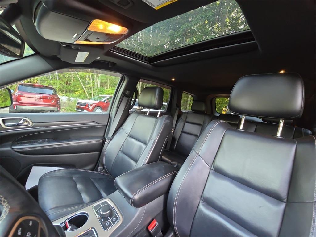 used 2017 Jeep Grand Cherokee car, priced at $13,998