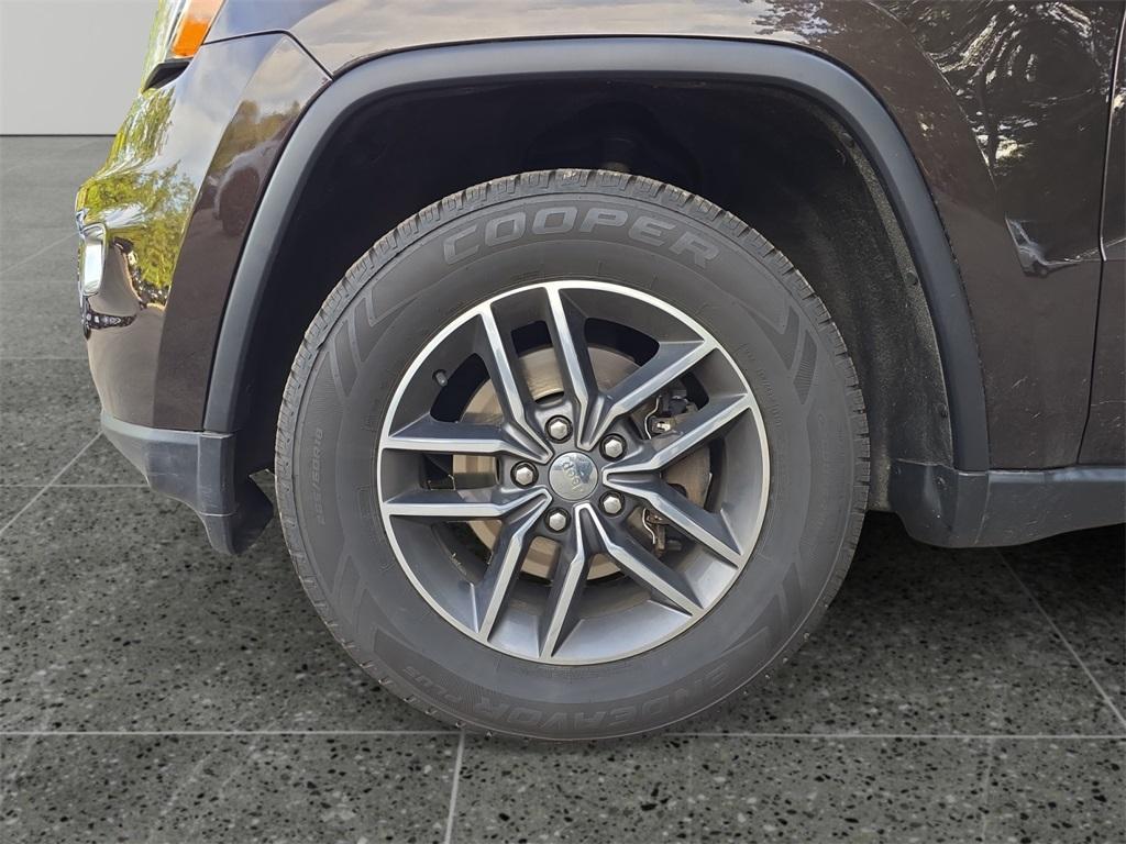 used 2017 Jeep Grand Cherokee car, priced at $13,998