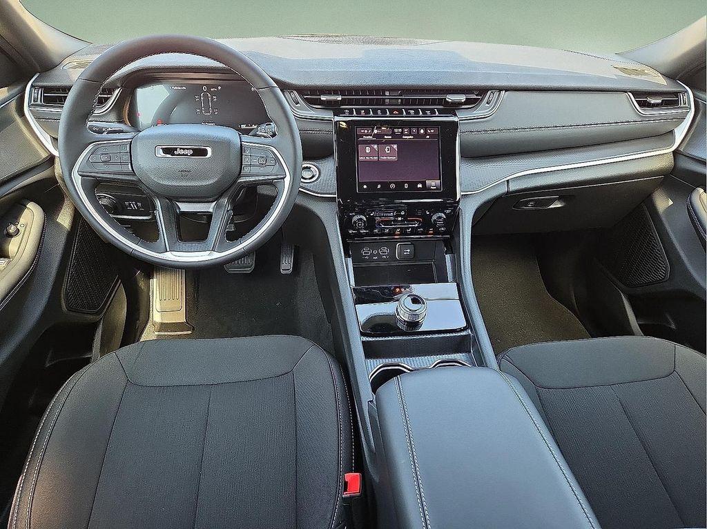 new 2025 Jeep Grand Cherokee L car, priced at $41,504