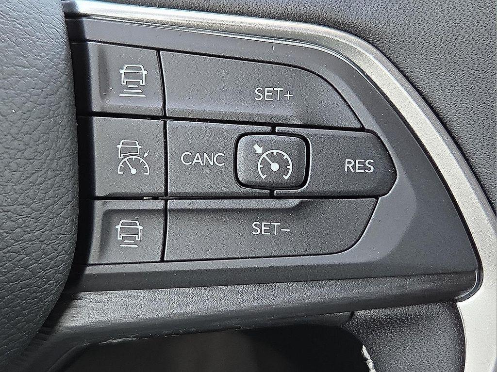 new 2025 Jeep Grand Cherokee L car, priced at $41,504