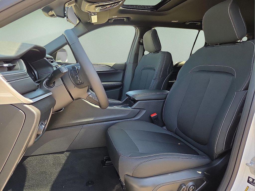 new 2025 Jeep Grand Cherokee L car, priced at $41,504