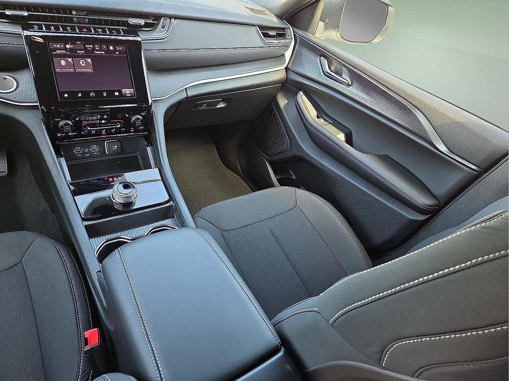 new 2025 Jeep Grand Cherokee L car, priced at $41,504