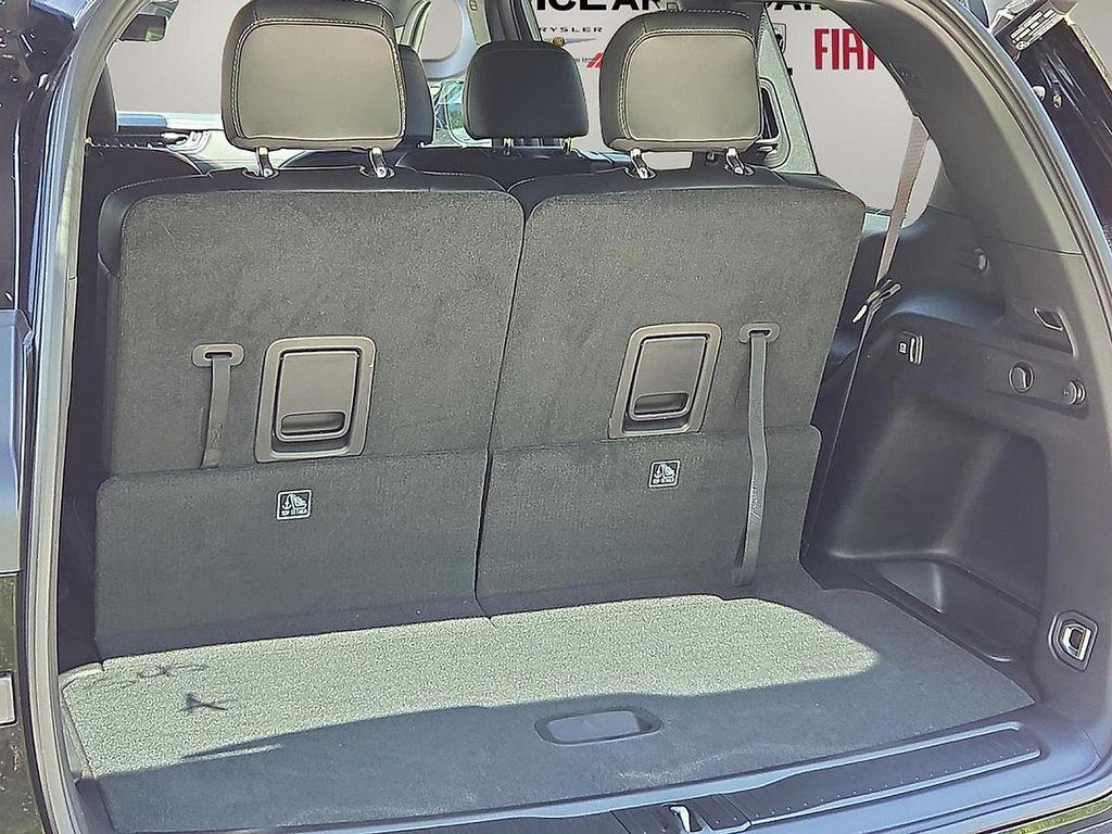 new 2025 Jeep Grand Cherokee L car, priced at $51,217