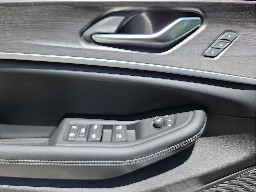 new 2025 Jeep Grand Cherokee L car, priced at $51,217