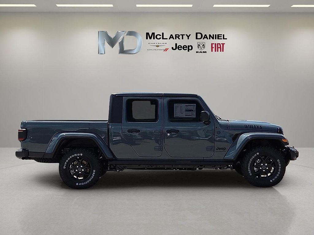 new 2025 Jeep Gladiator car, priced at $46,017