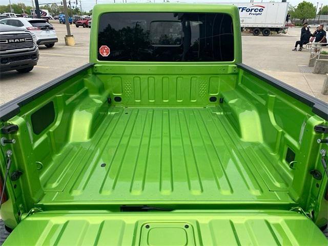 new 2025 Jeep Gladiator car, priced at $57,723