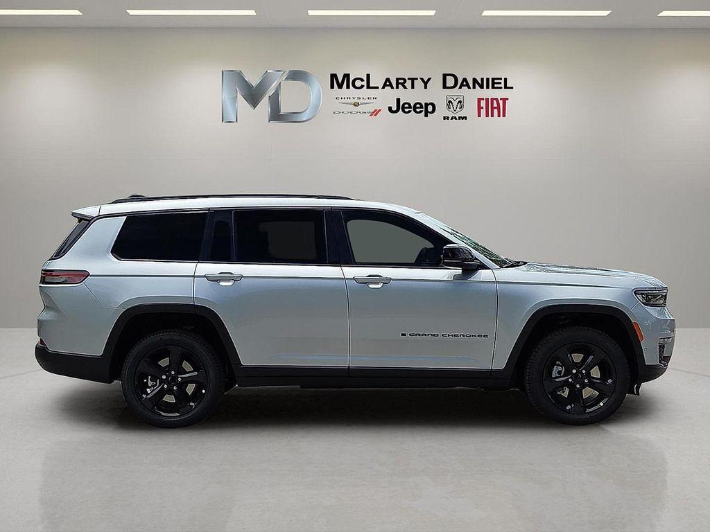 new 2025 Jeep Grand Cherokee L car, priced at $51,217