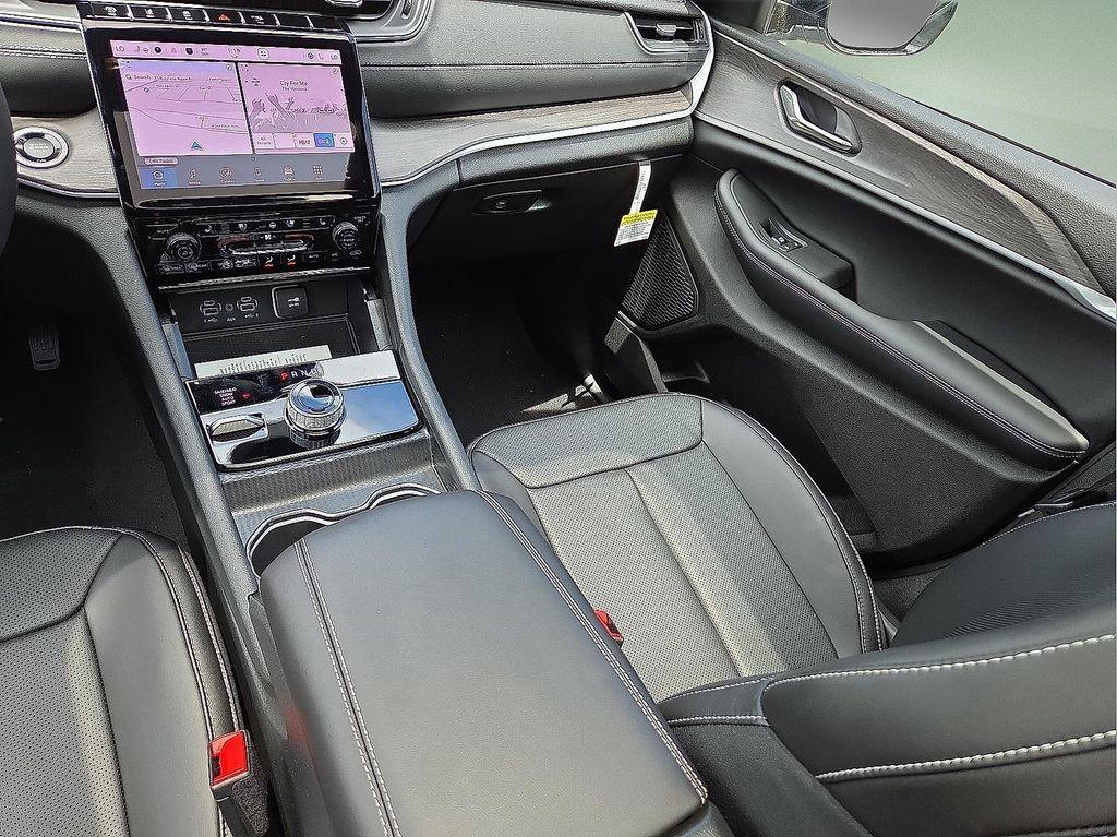 new 2025 Jeep Grand Cherokee L car, priced at $51,217