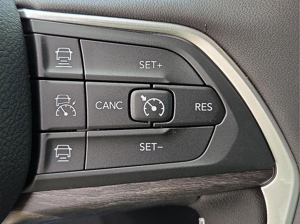 new 2025 Jeep Grand Cherokee L car, priced at $51,217