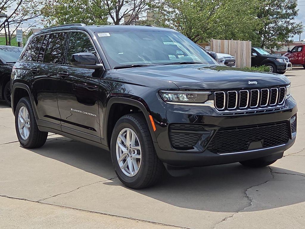 new 2025 Jeep Grand Cherokee car, priced at $38,006
