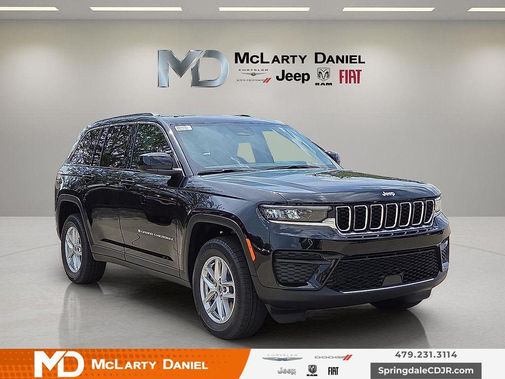 new 2025 Jeep Grand Cherokee car, priced at $38,006