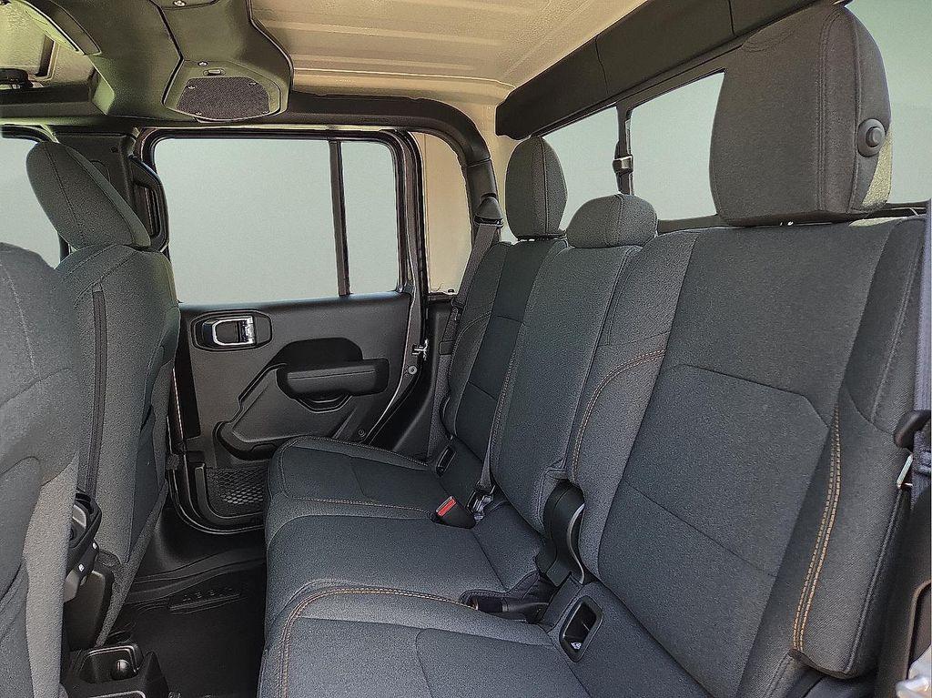 new 2025 Jeep Gladiator car, priced at $46,017