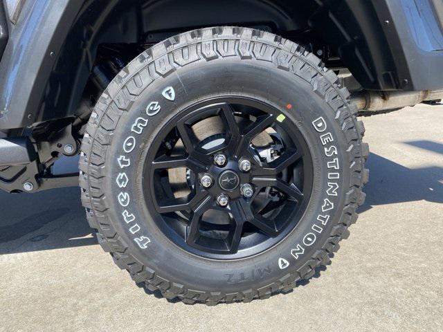 new 2025 Jeep Gladiator car, priced at $50,227