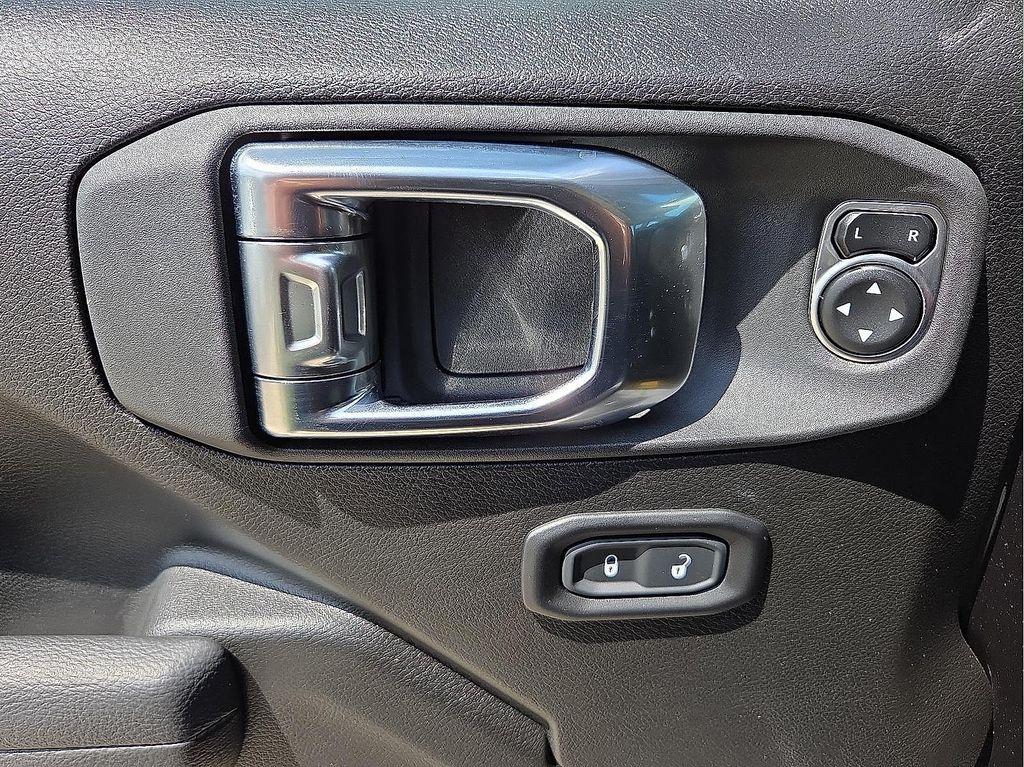 new 2025 Jeep Gladiator car, priced at $46,017