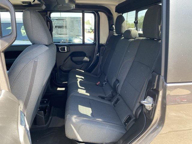 new 2025 Jeep Gladiator car, priced at $50,227