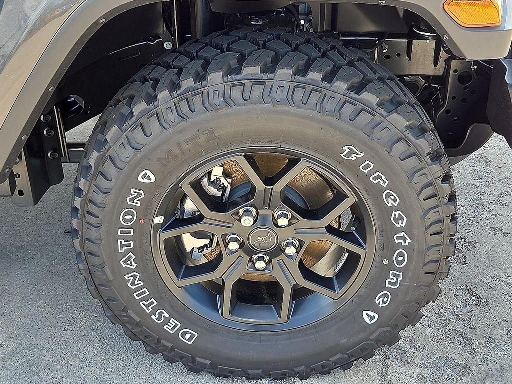 new 2025 Jeep Gladiator car, priced at $46,017