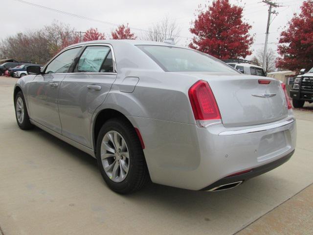 new 2023 Chrysler 300 car, priced at $31,300