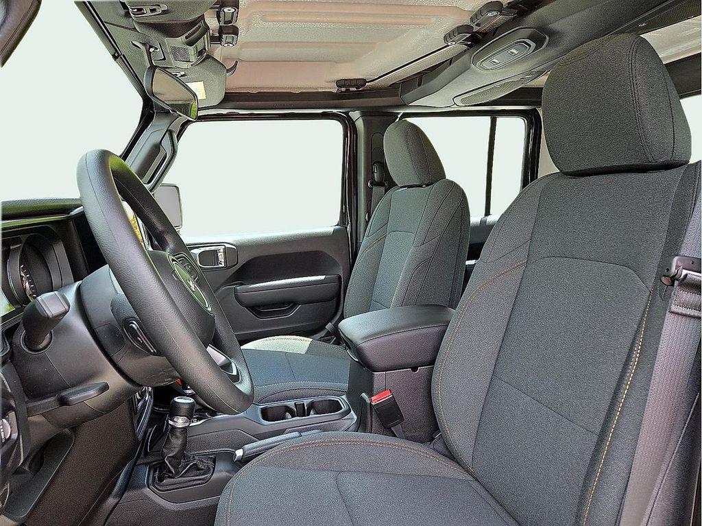 new 2025 Jeep Gladiator car, priced at $37,092