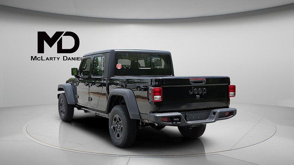 new 2025 Jeep Gladiator car, priced at $37,092