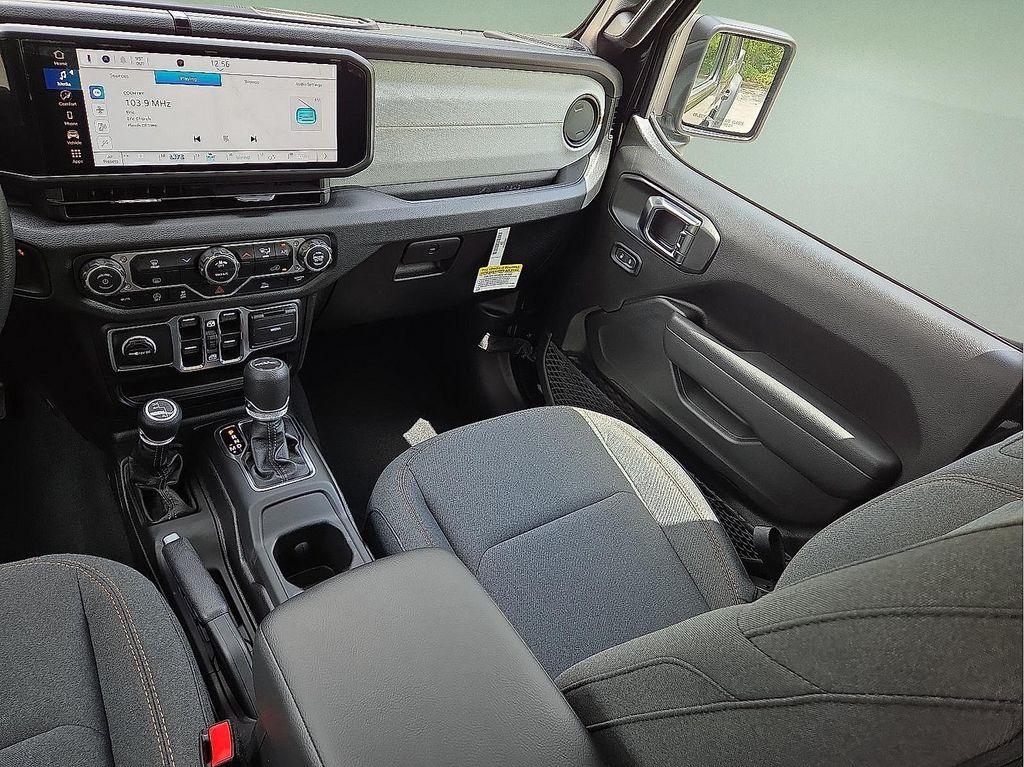 new 2025 Jeep Gladiator car, priced at $36,198