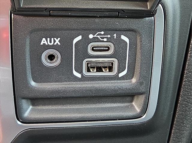 new 2025 Jeep Gladiator car, priced at $39,372