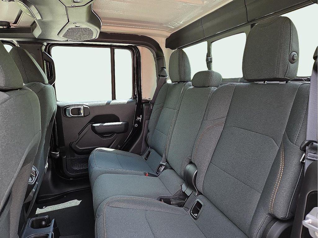 new 2025 Jeep Gladiator car, priced at $37,092