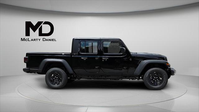 new 2025 Jeep Gladiator car, priced at $39,372