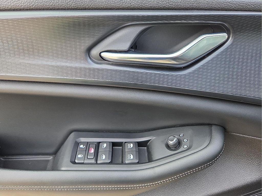 used 2024 Jeep Grand Cherokee L car, priced at $31,914