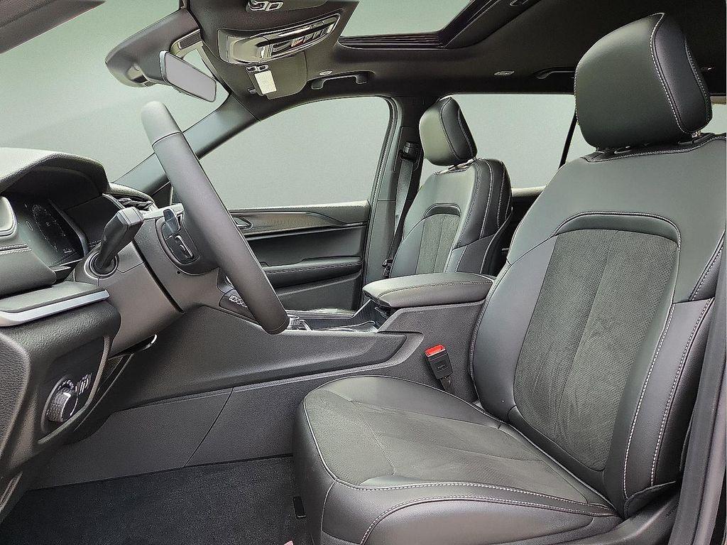 new 2025 Jeep Grand Cherokee L car, priced at $44,853