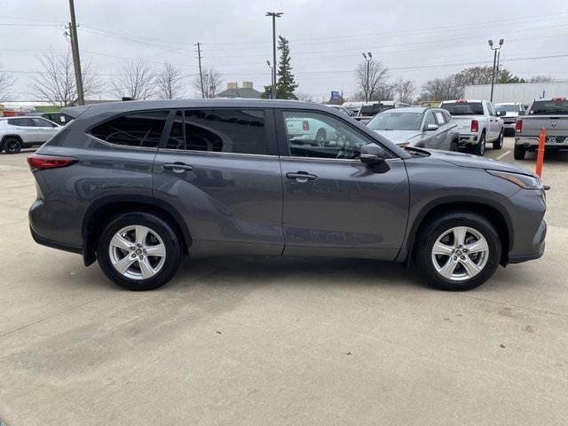 used 2023 Toyota Highlander car, priced at $33,847