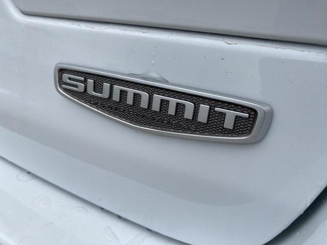 new 2025 Jeep Grand Cherokee car, priced at $58,431