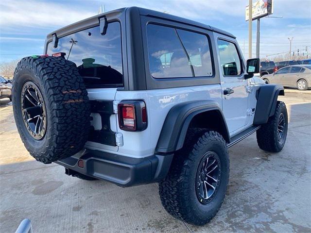 new 2025 Jeep Wrangler car, priced at $43,108