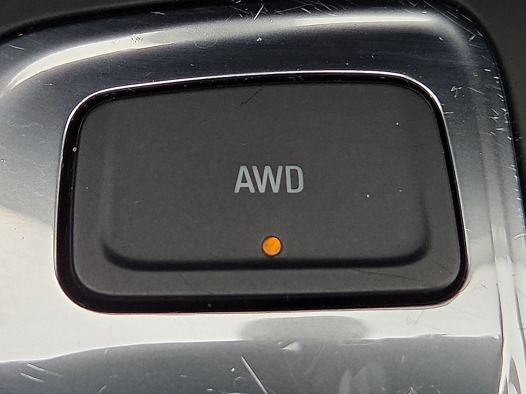 used 2024 Chevrolet Equinox car, priced at $19,348